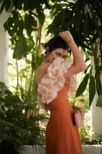 vestido solene teja